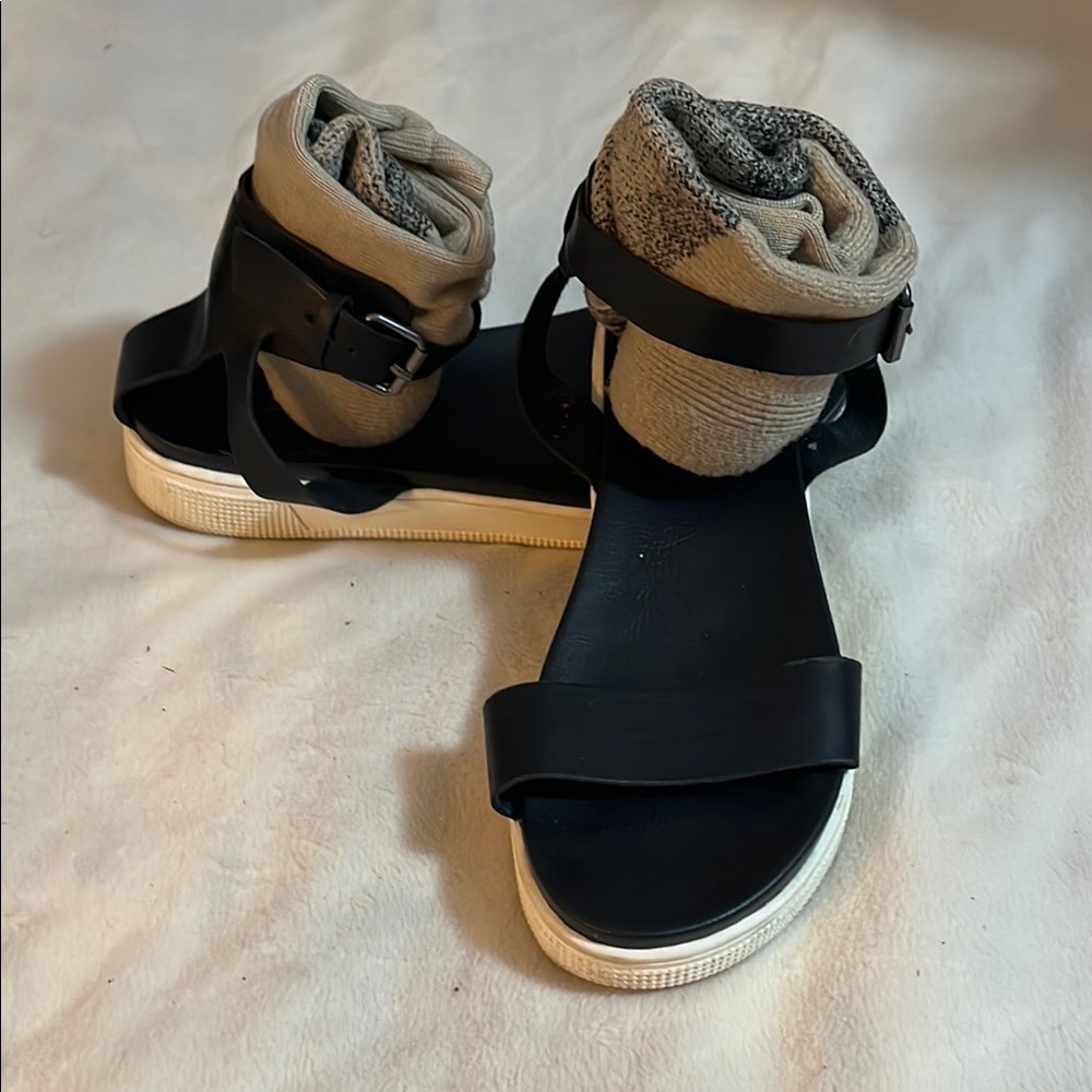 Gently worn MIA Black strapped Sandals with Sporty Comfort